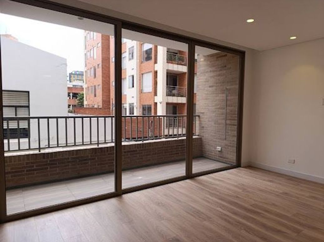 Apartamento de 2 alcobas en venta en Chicó Reservado, Bogotá, 95 m² · foto 2 de 20