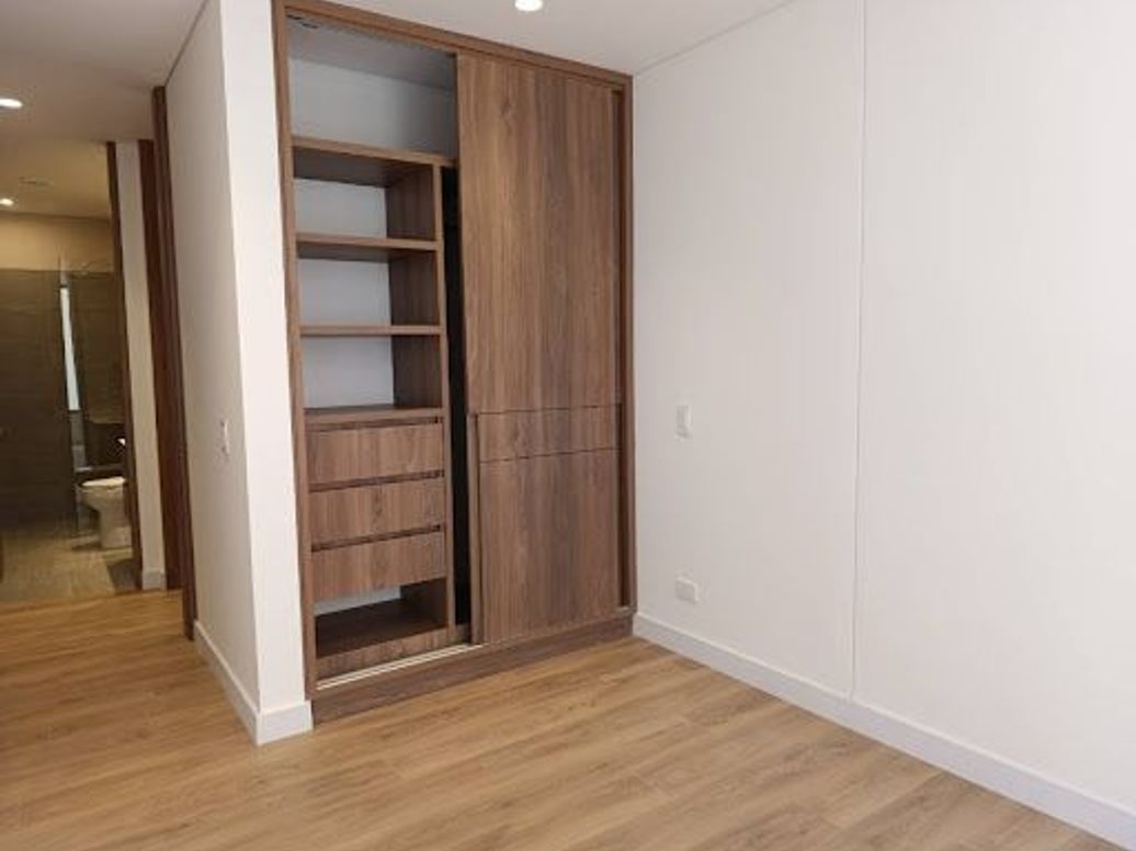Apartamento de 2 alcobas en venta en Chicó Reservado, Bogotá, 95 m² · foto 10 de 20