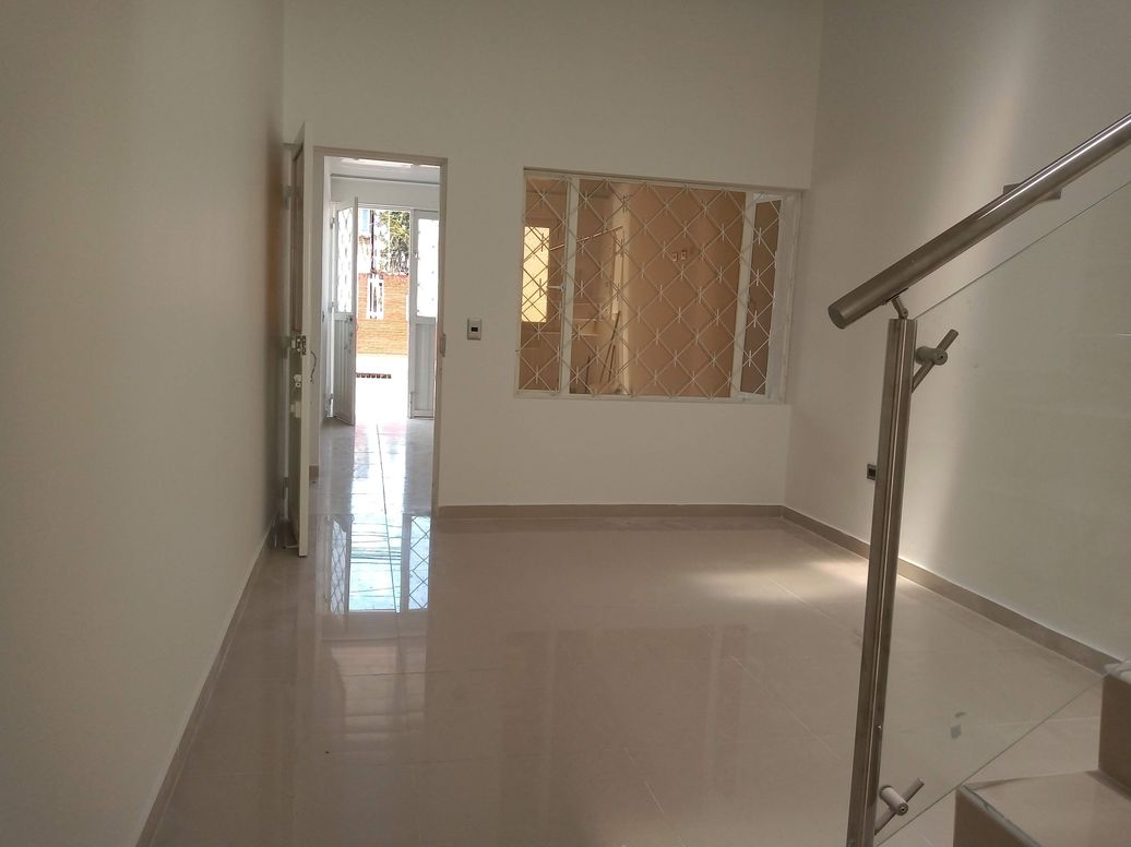 Casa de 3 alcobas en venta en Álamos Norte, Bogotá, 110 m² · foto 2 de 20