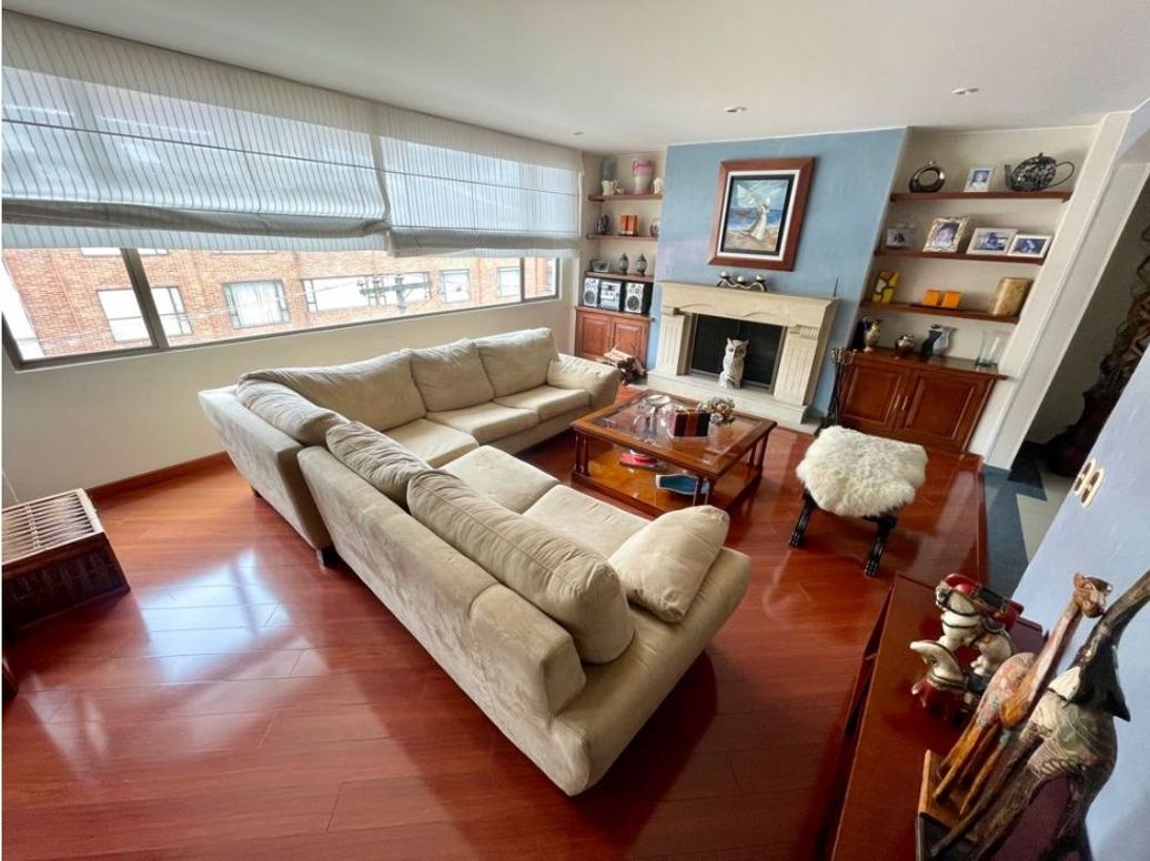 Apartamento de 3 alcobas en venta en Santa Barbara, Bogotá, 153 m² · foto 2 de 19