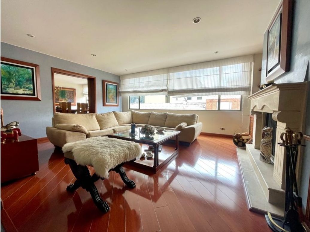 Apartamento de 3 alcobas en venta en Santa Barbara, Bogotá, 153 m² · foto 3 de 19