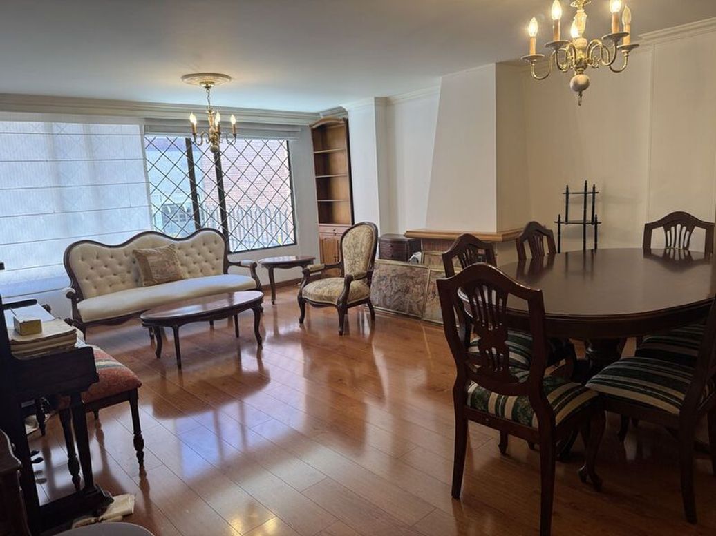 Apartamento de 3 alcobas en venta en Bella Suiza, Bogotá, 131 m² · foto 3 de 20