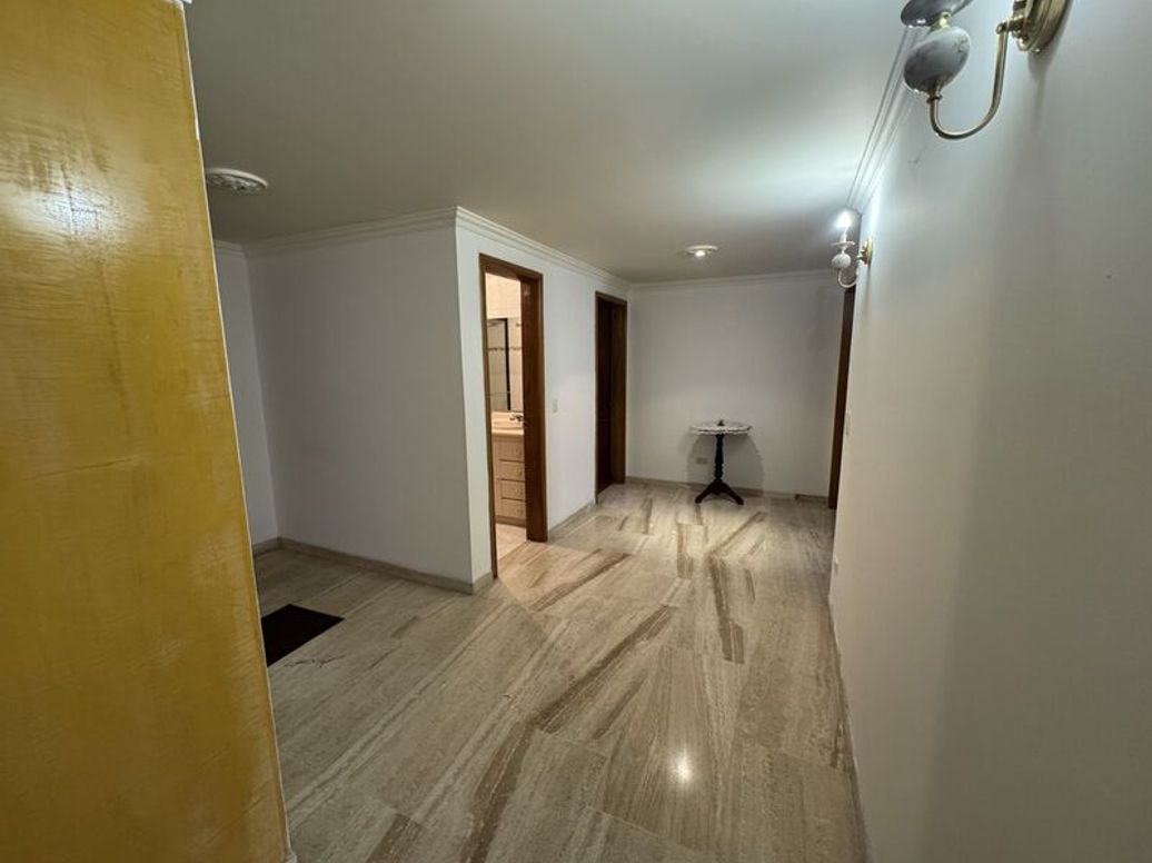 Apartamento de 3 alcobas en venta en Bella Suiza, Bogotá, 131 m² · foto 6 de 20