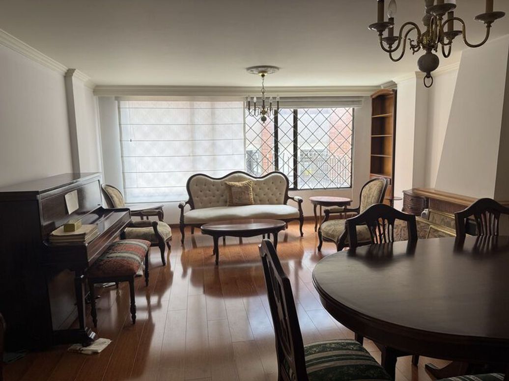 Apartamento de 3 alcobas en venta en Bella Suiza, Bogotá, 131 m² · foto 2 de 20