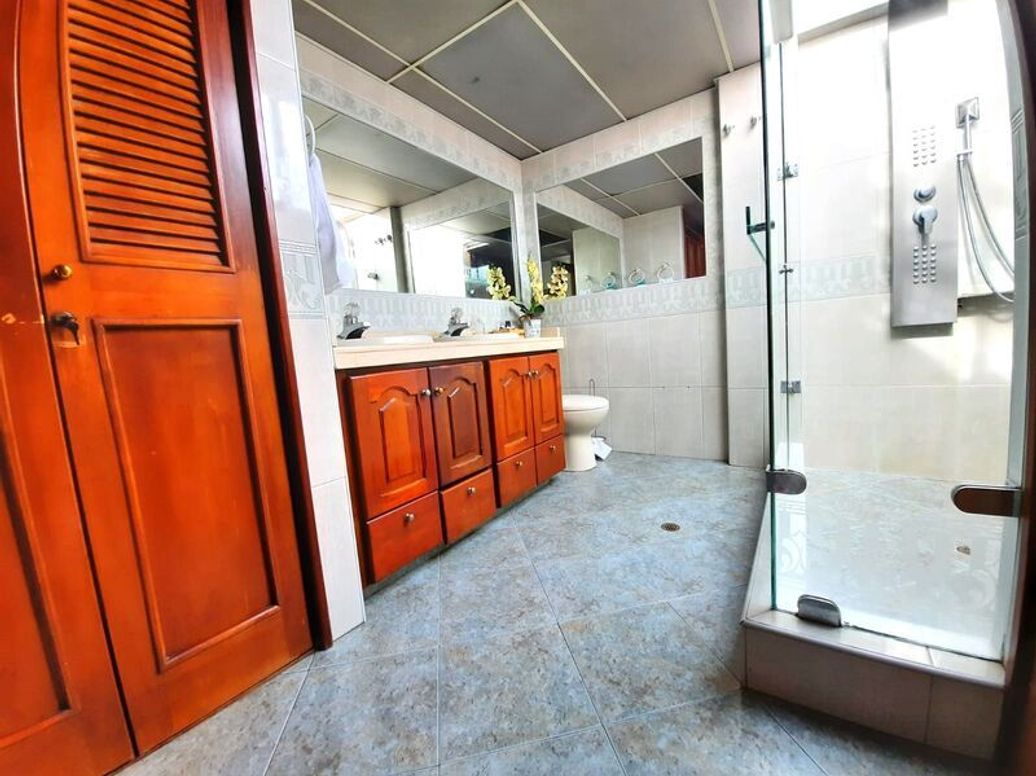 Casa de 3 alcobas en venta en Prado Veraniego Norte, Bogotá, 195 m² · foto 9 de 14