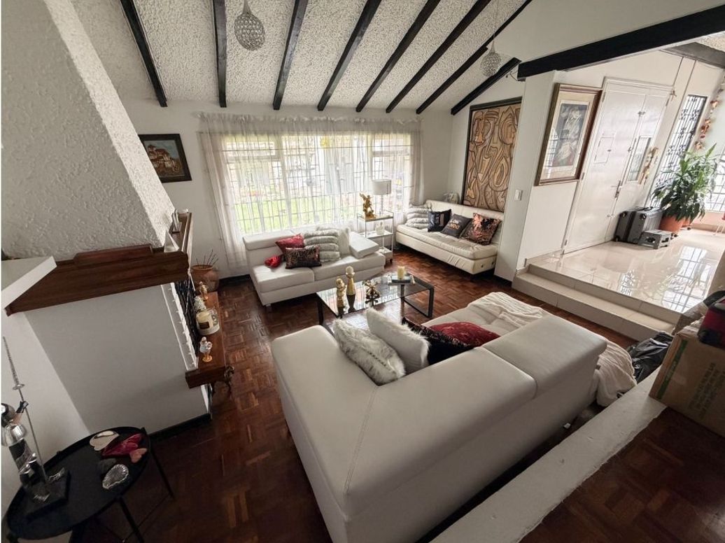Casa de 4 alcobas en venta en Nueva Autopista, Bogotá, 160 m² · foto 2 de 20