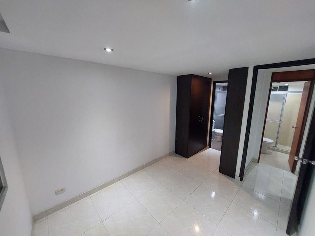 Apartamento de 3 alcobas en venta en Republica De Canada, Bogotá, 54 m² · foto 9 de 17