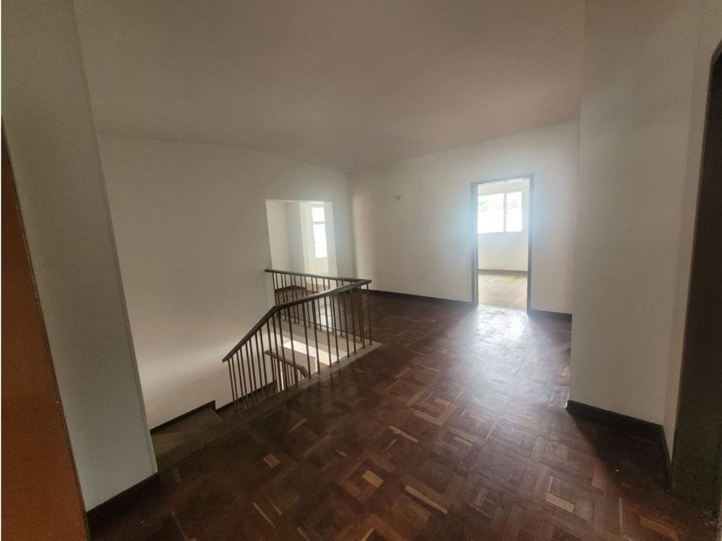 Casa de 11 alcobas en venta en Pasadena, Bogotá, 384 m² · foto 6 de 20