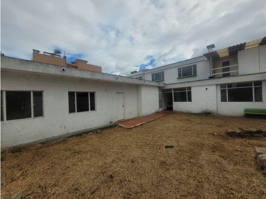 Casa de 11 alcobas en venta en Pasadena, Bogotá, 384 m² · foto 2 de 20