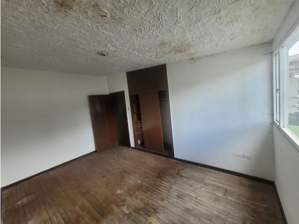 Casa de 11 alcobas en venta en Pasadena, Bogotá, 384 m² · foto 10 de 20