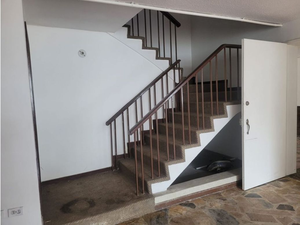 Casa de 11 alcobas en venta en Pasadena, Bogotá, 384 m² · foto 15 de 20