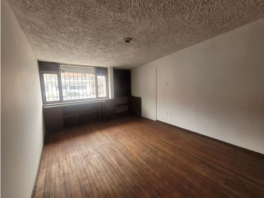 Casa de 11 alcobas en venta en Pasadena, Bogotá, 384 m² · foto 9 de 20