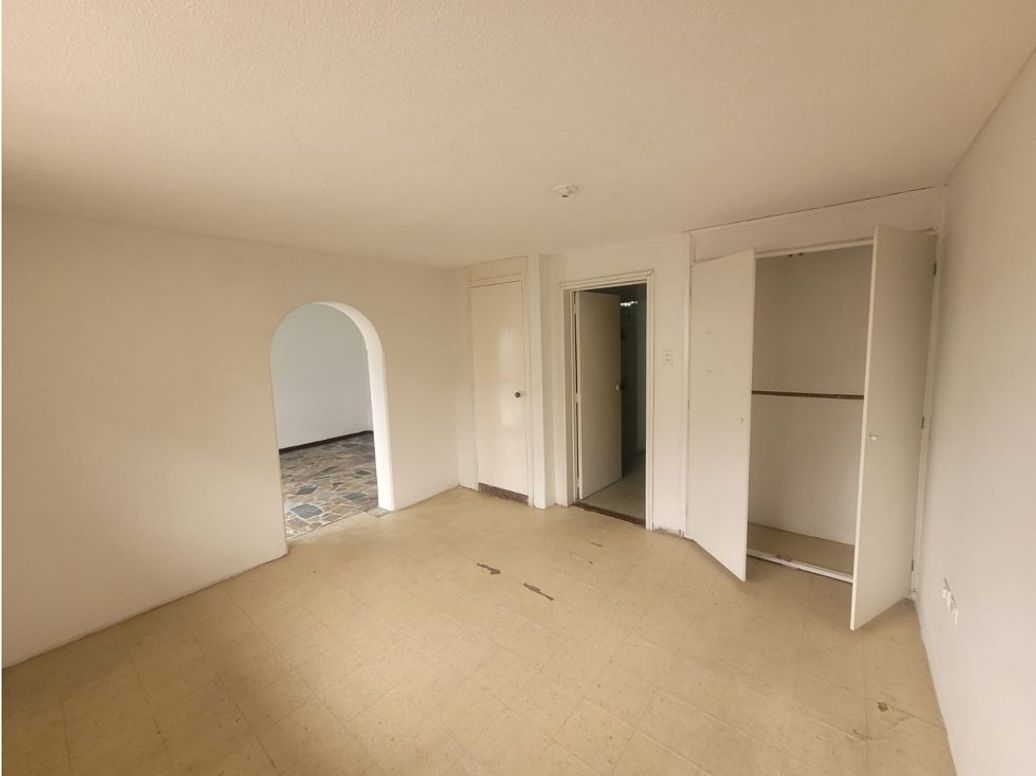 Casa de 11 alcobas en venta en Pasadena, Bogotá, 384 m² · foto 18 de 20