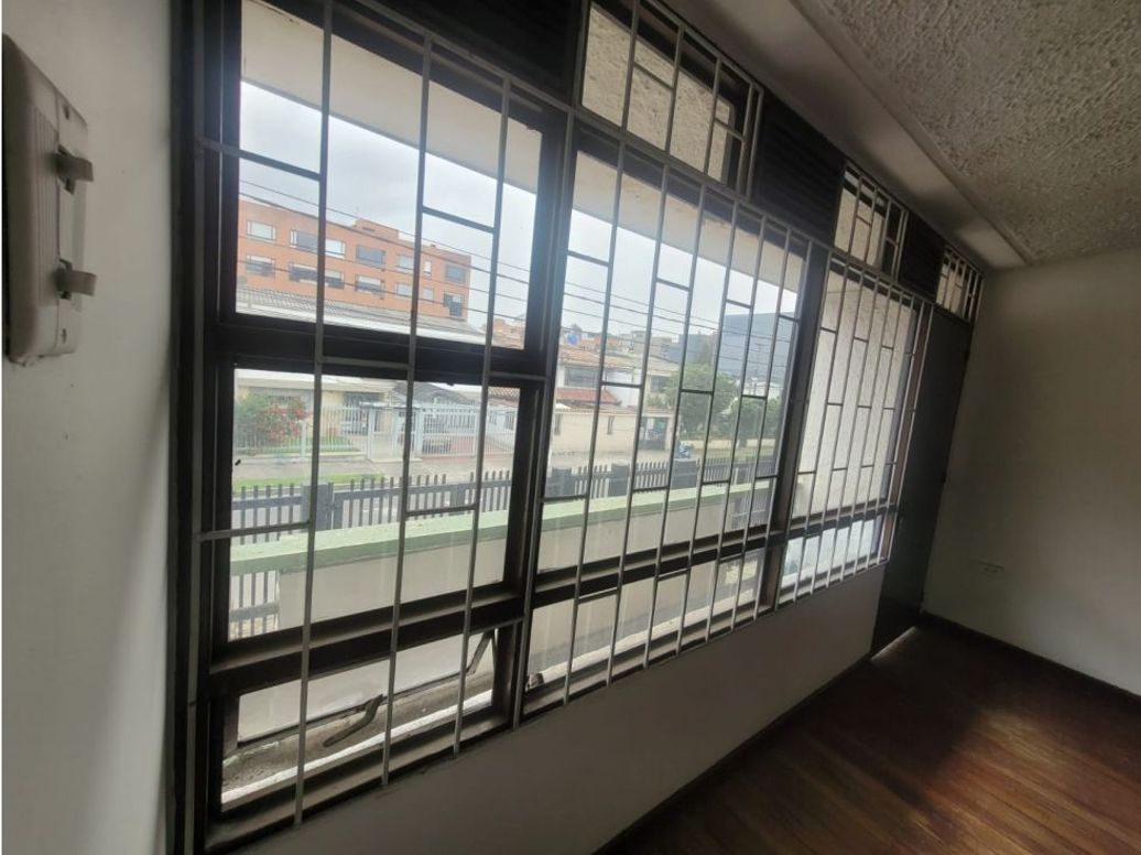 Casa de 11 alcobas en venta en Pasadena, Bogotá, 384 m² · foto 8 de 20