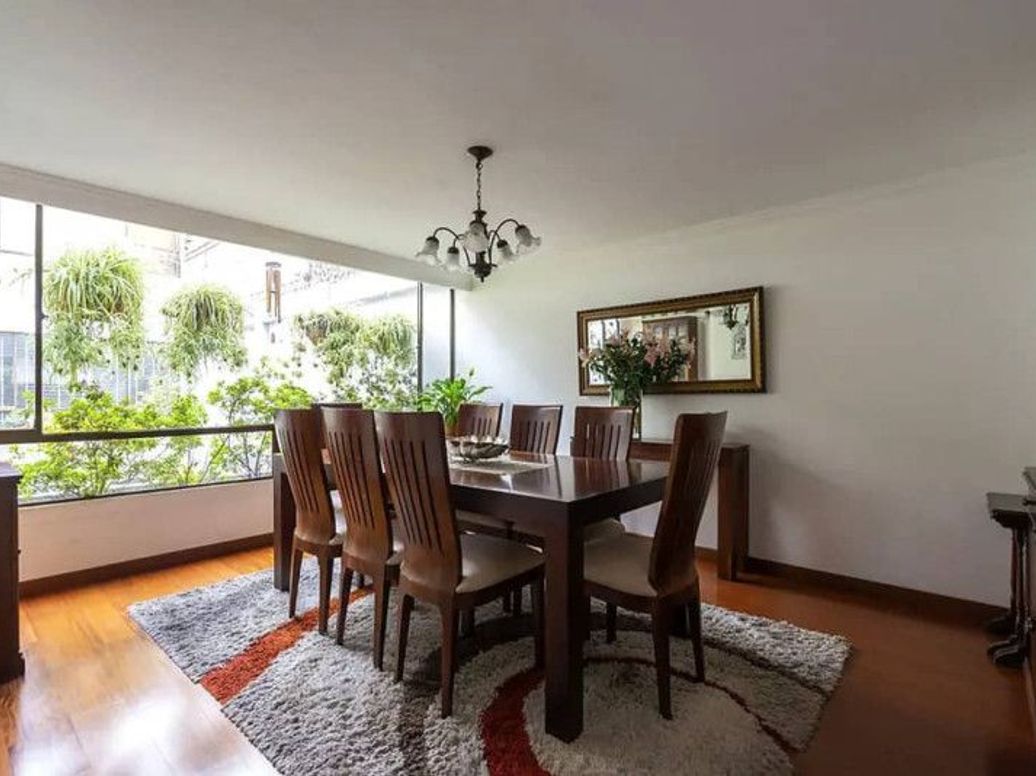 Apartamento de 3 alcobas en venta en Santa Barbara Occidental, Bogotá, 259 m² · foto 6 de 19