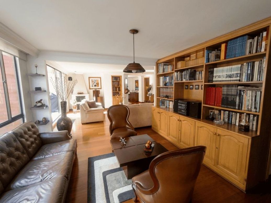 Apartamento de 3 alcobas en venta en Santa Barbara Occidental, Bogotá, 259 m² · foto 5 de 19