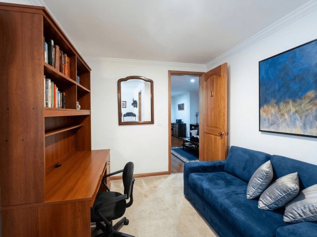Apartamento de 3 alcobas en venta en Santa Barbara Occidental, Bogotá, 259 m² · foto 15 de 19