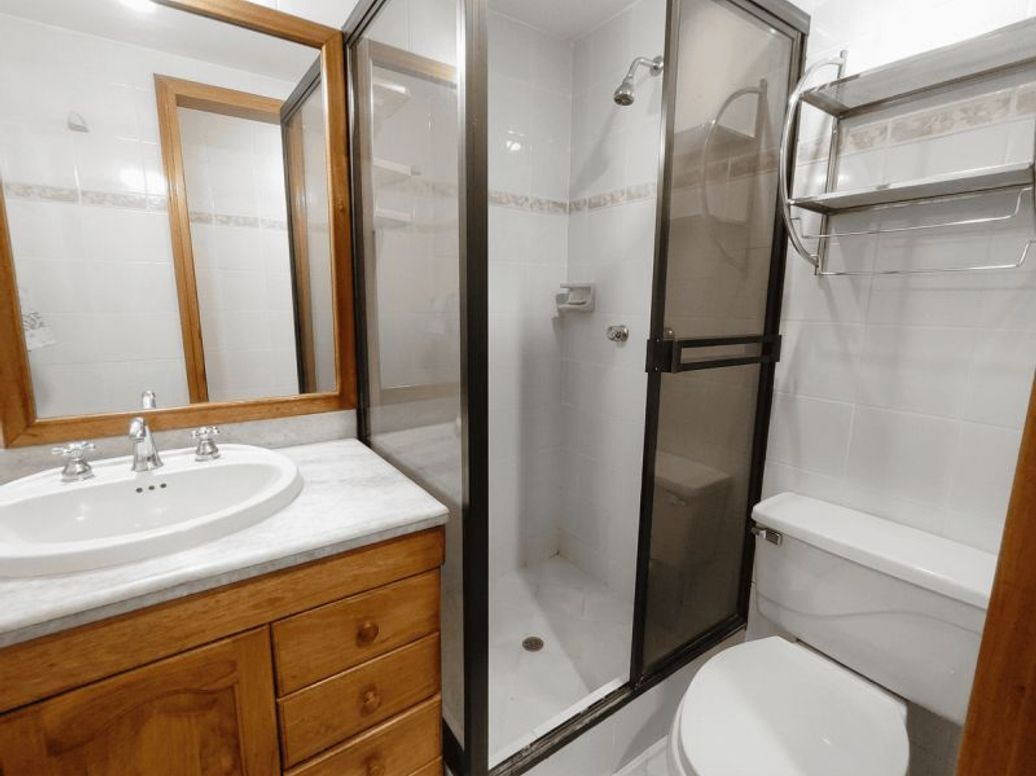 Apartamento de 3 alcobas en venta en Santa Barbara Occidental, Bogotá, 259 m² · foto 11 de 19