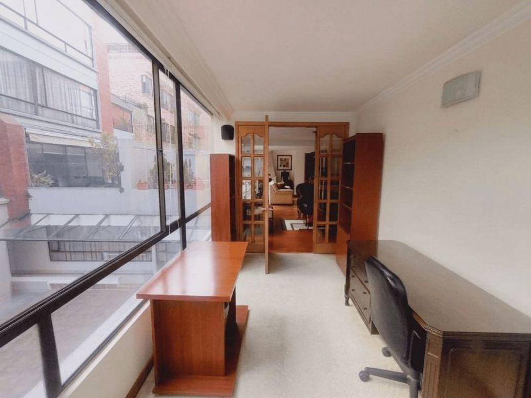 Apartamento de 3 alcobas en venta en Santa Barbara Occidental, Bogotá, 259 m² · foto 7 de 19