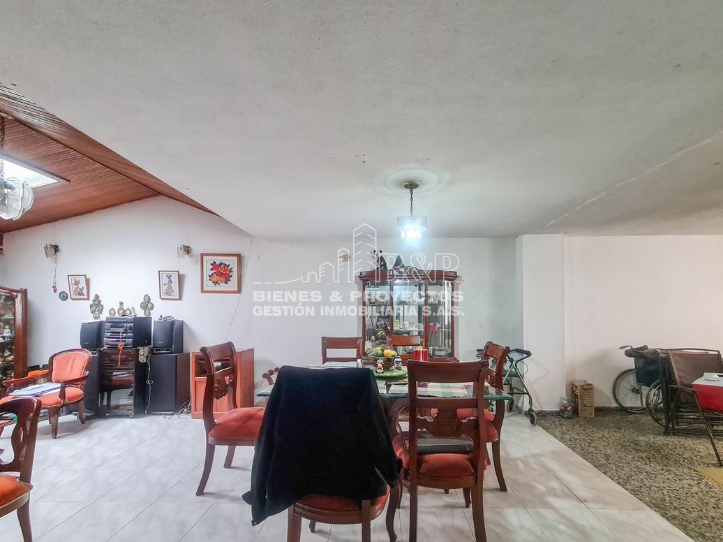 Casa de 6 alcobas en venta en Villa Adriana, Bogotá, 272 m² · foto 5 de 19