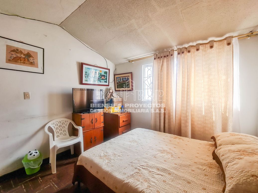 Casa de 6 alcobas en venta en Villa Adriana, Bogotá, 272 m² · foto 12 de 19