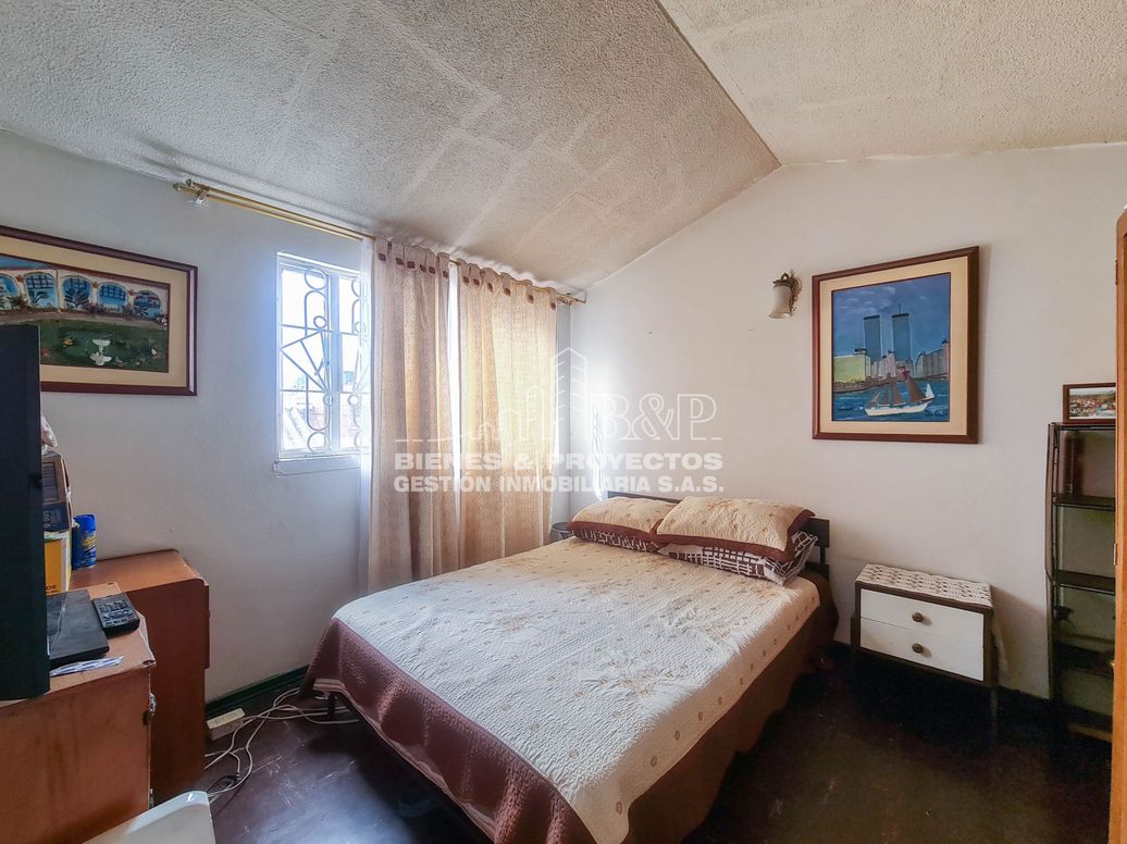 Casa de 6 alcobas en venta en Villa Adriana, Bogotá, 272 m² · foto 11 de 19