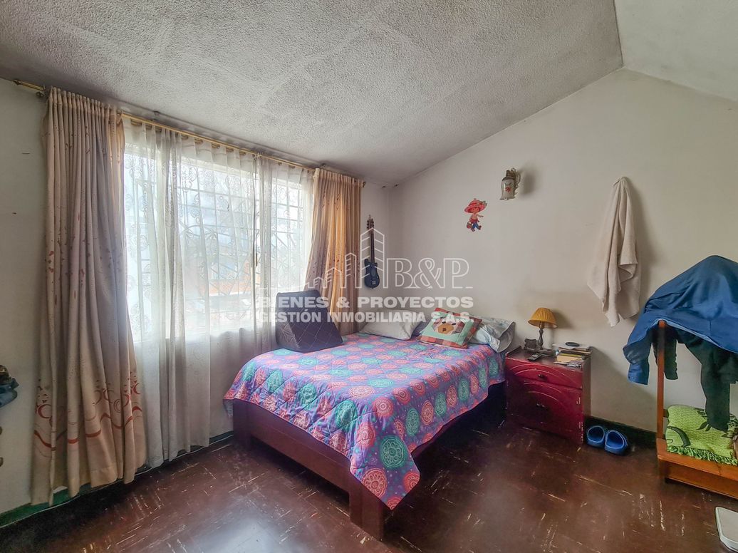 Casa de 6 alcobas en venta en Villa Adriana, Bogotá, 272 m² · foto 16 de 19