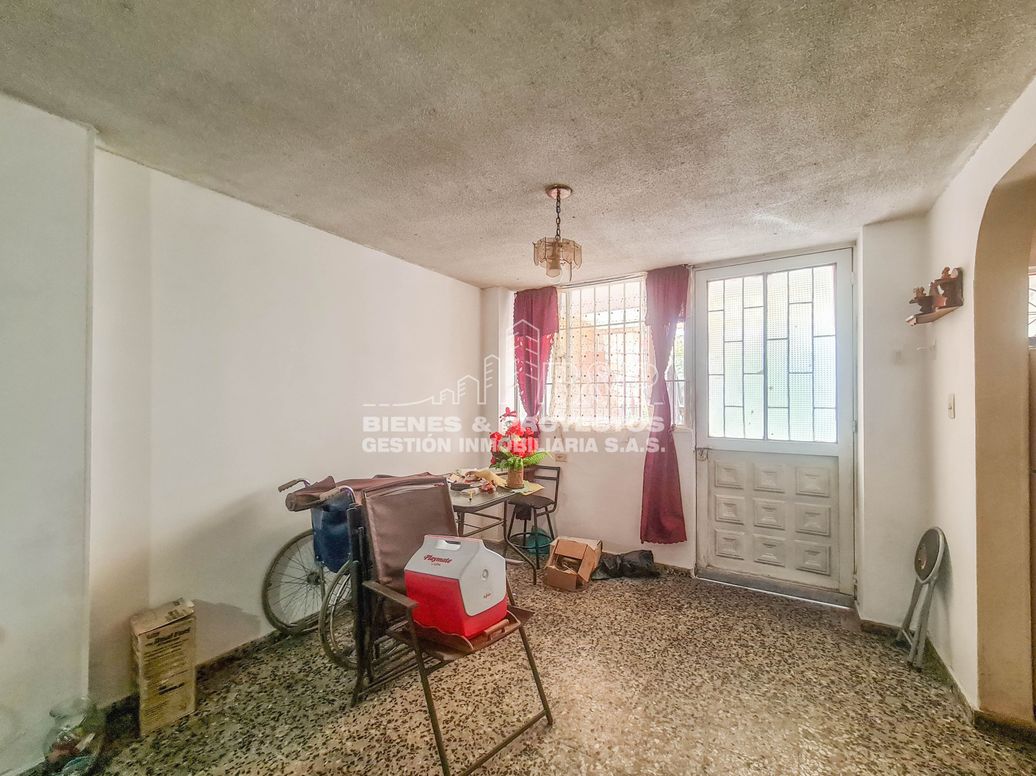 Casa de 6 alcobas en venta en Villa Adriana, Bogotá, 272 m² · foto 15 de 19