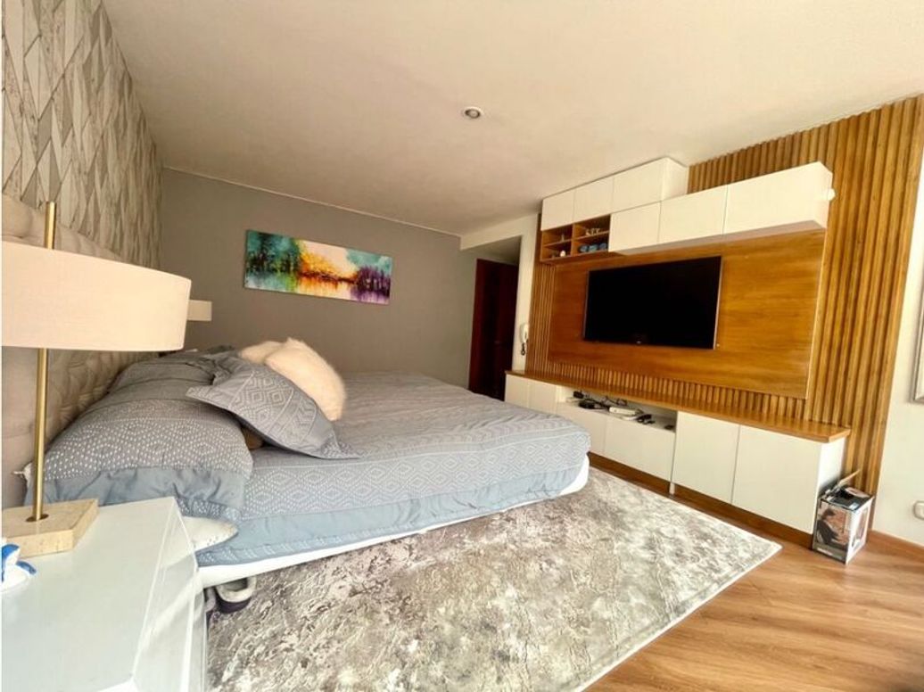 Apartamento de 3 alcobas en venta en Santa Barbara Central, Bogotá, 153 m² · foto 17 de 19