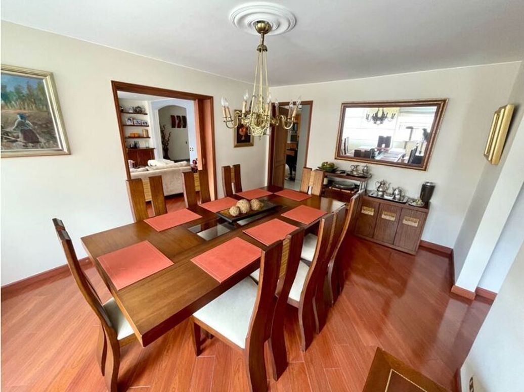 Apartamento de 3 alcobas en venta en Santa Barbara Central, Bogotá, 153 m² · foto 7 de 19