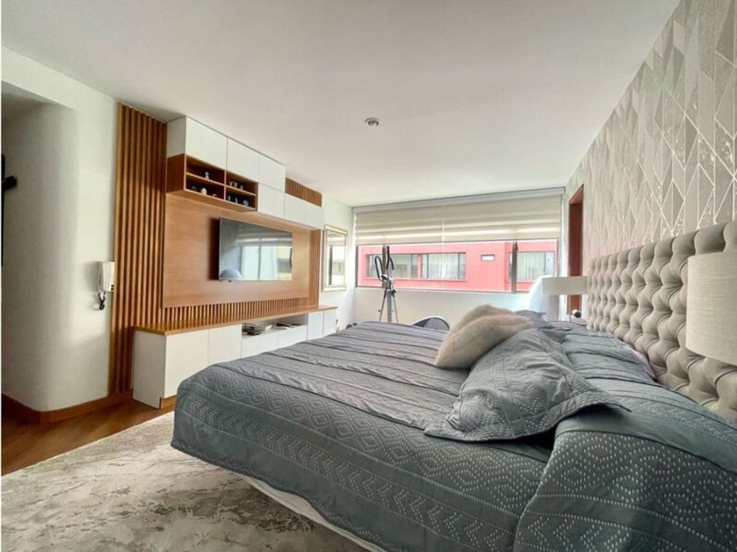 Apartamento de 3 alcobas en venta en Santa Barbara Central, Bogotá, 153 m² · foto 16 de 19