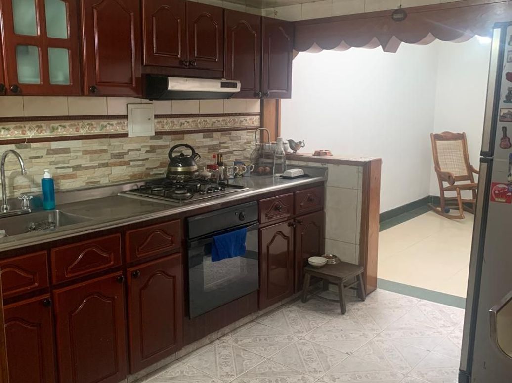 Casa de 5 alcobas en venta en Villa Del Rio, Bogotá, 320 m² · foto 6 de 11