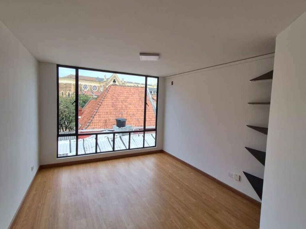 Apartamento de 2 alcobas en venta en Chapinero Central, Bogotá, 53 m² · foto 3 de 20