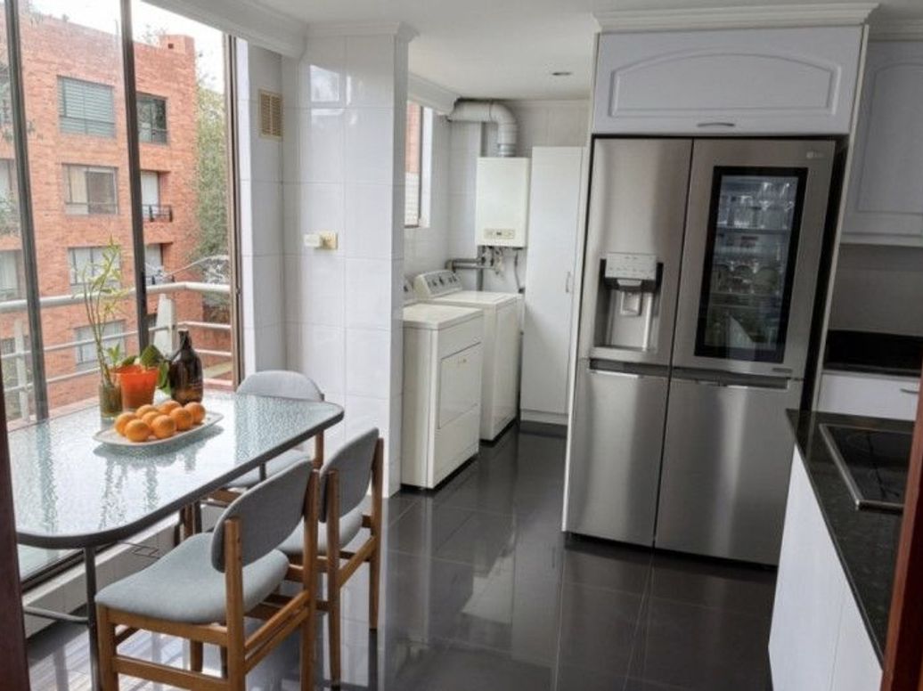 Apartamento de 3 alcobas en venta en La Calleja, Bogotá, 227 m² · foto 10 de 16