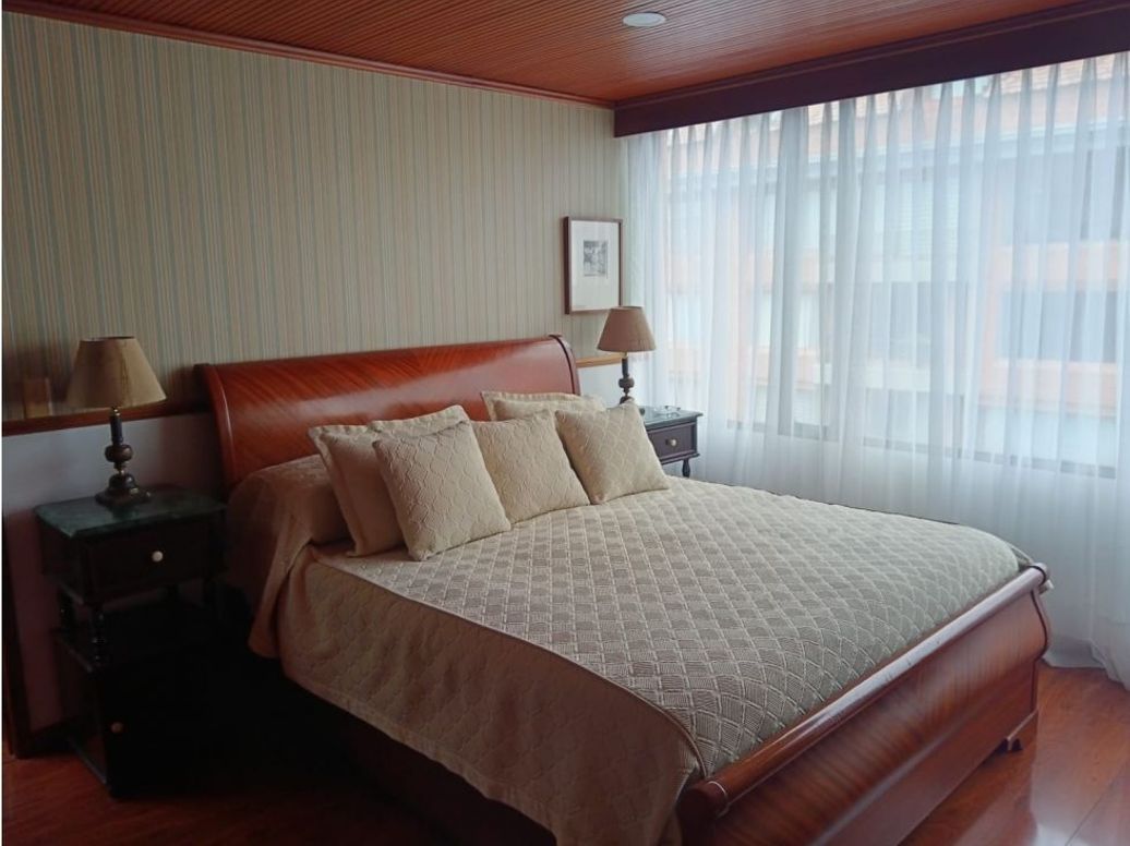 Apartamento de 3 alcobas en venta en La Carolina, Bogotá, 140 m² · foto 5 de 14