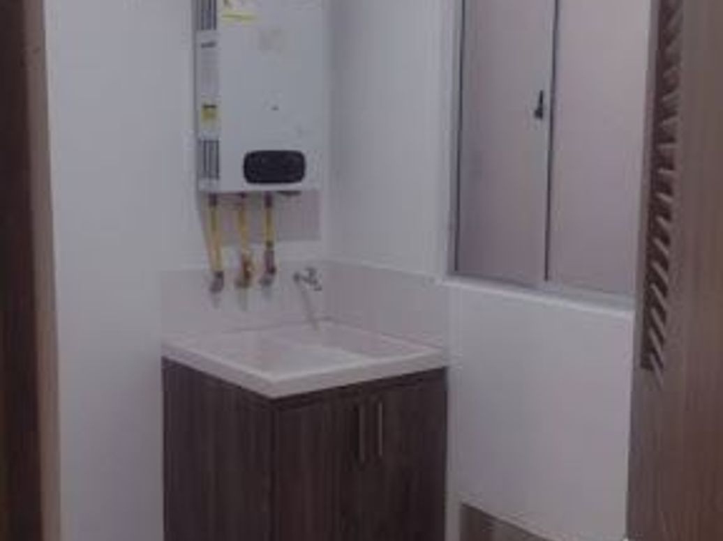 Apartamento de 3 alcobas en arriendo en Ciudad Salitre Suroriental, Bogotá, 90 m² · foto 2 de 20