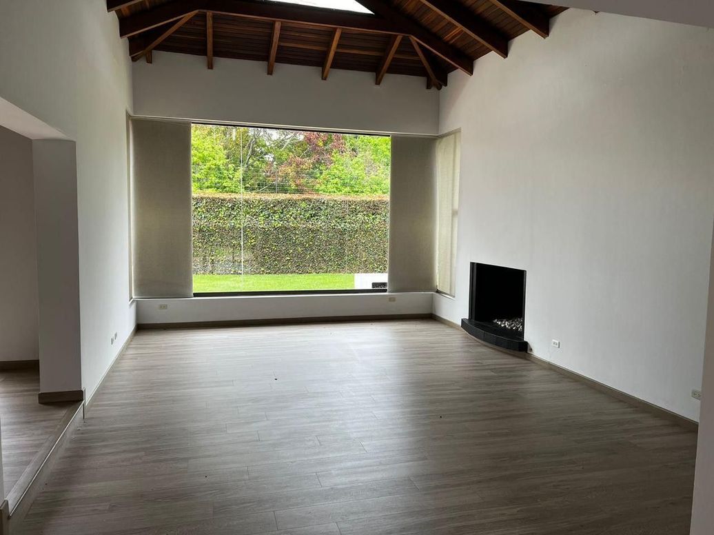 Casa de 4 alcobas en venta en Casa Blanca, Bogotá, 500 m² · foto 2 de 13