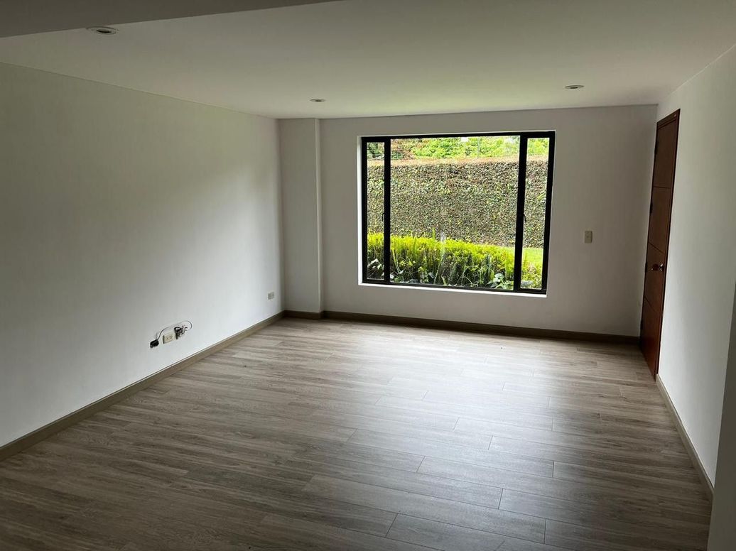 Casa de 4 alcobas en venta en Casa Blanca, Bogotá, 500 m² · foto 6 de 13