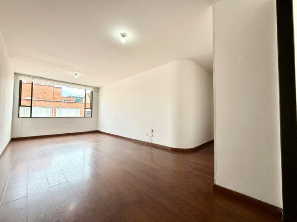 Apartamento de 4 alcobas en venta en Campo Alegre, Bogotá, 85 m² · foto 2 de 20