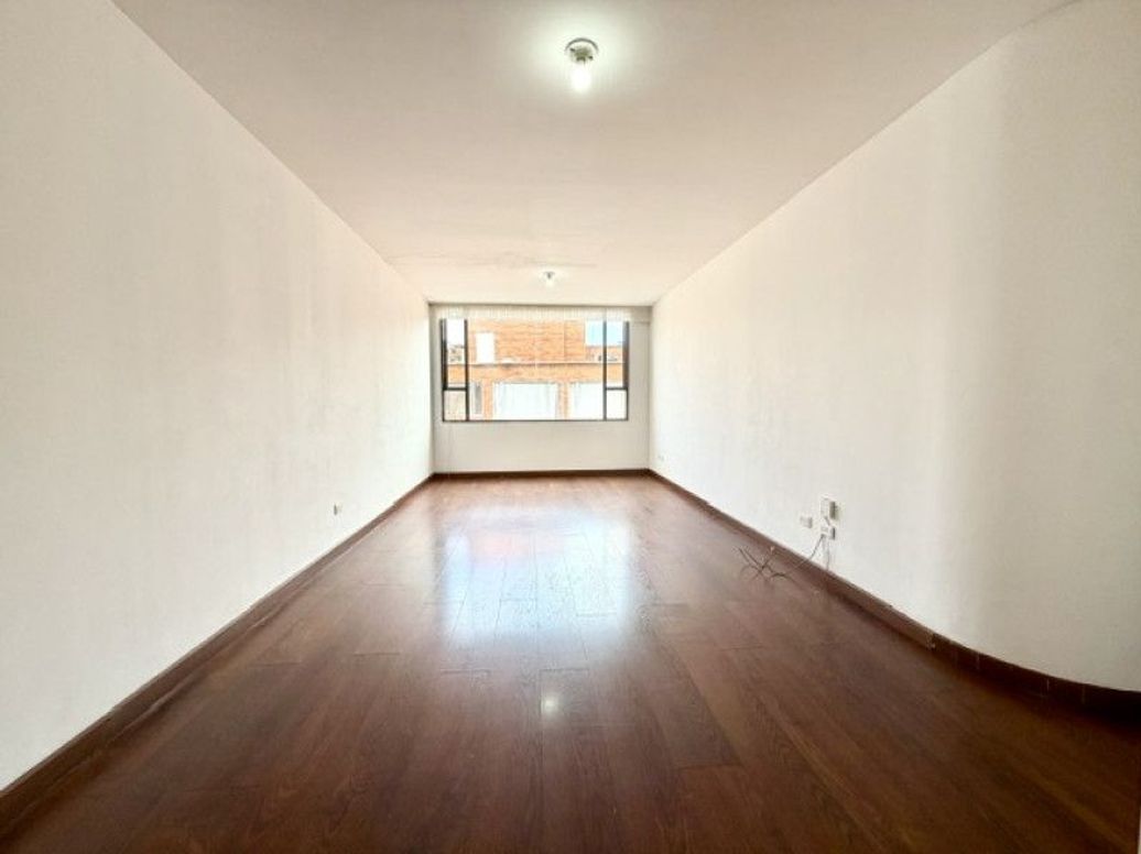 Apartamento de 4 alcobas en venta en Campo Alegre, Bogotá, 85 m² · foto 3 de 20