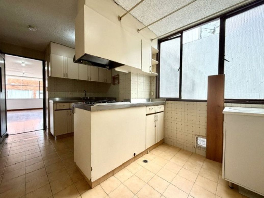Apartamento de 4 alcobas en venta en Campo Alegre, Bogotá, 85 m² · foto 8 de 20