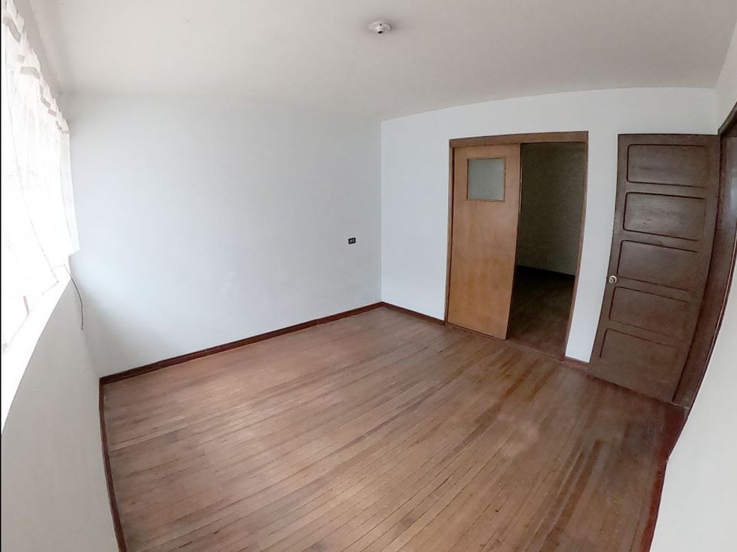 Casa de 7 alcobas en venta en San Jose, Bogotá, 226 m² · foto 7 de 20