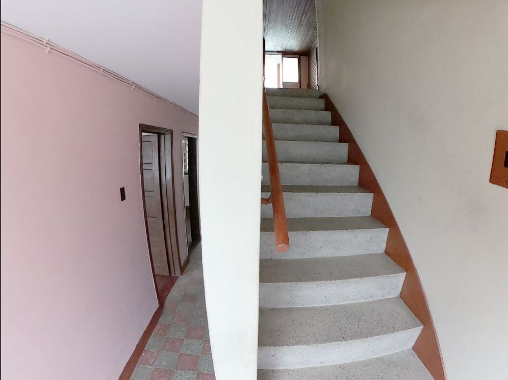 Casa de 7 alcobas en venta en San Jose, Bogotá, 226 m² · foto 10 de 20