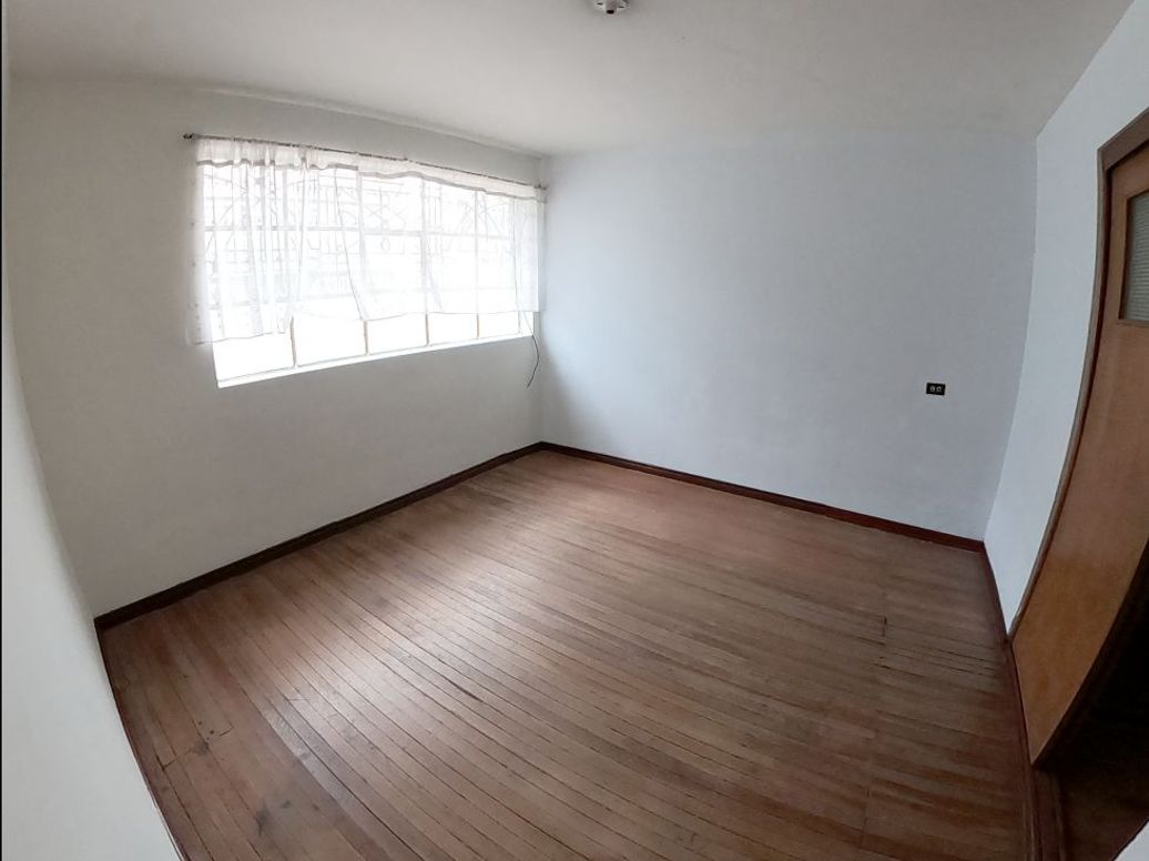 Casa de 7 alcobas en venta en San Jose, Bogotá, 226 m² · foto 6 de 20