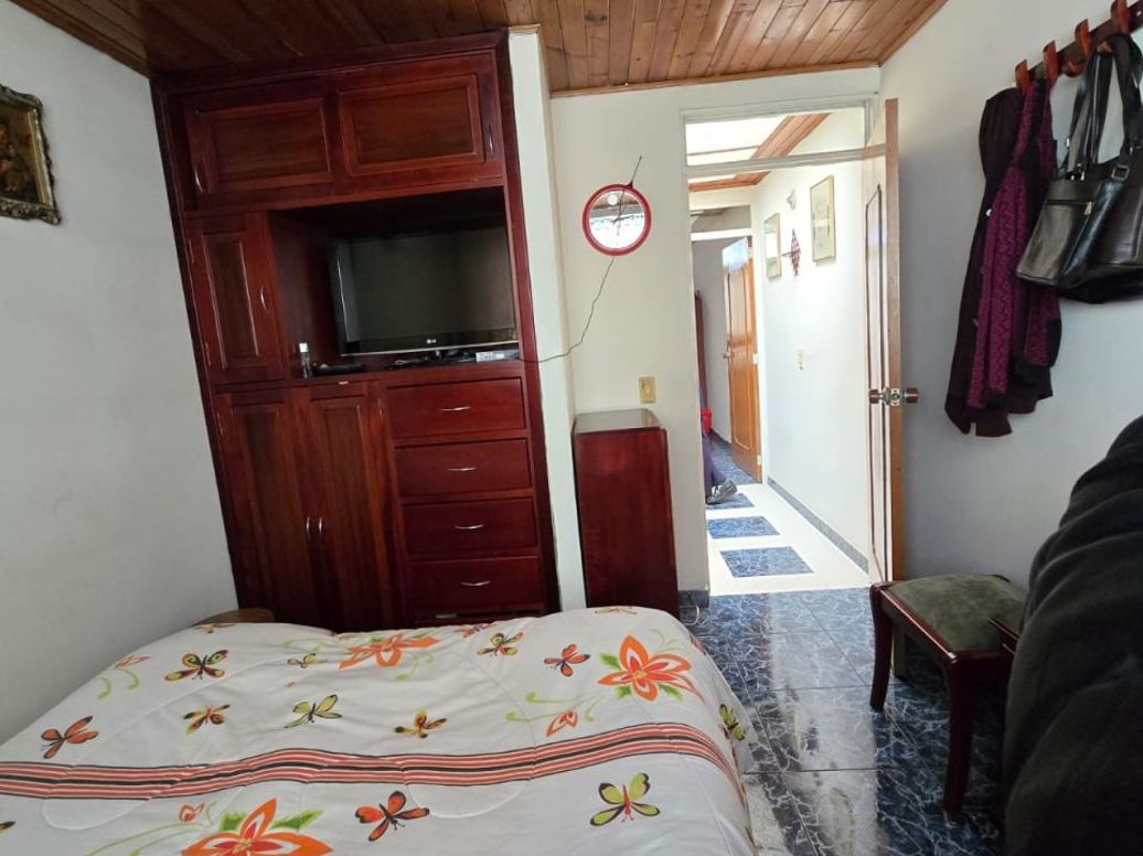 Casa de 3 alcobas en venta en Gilmar, Bogotá, 108 m² · foto 2 de 17