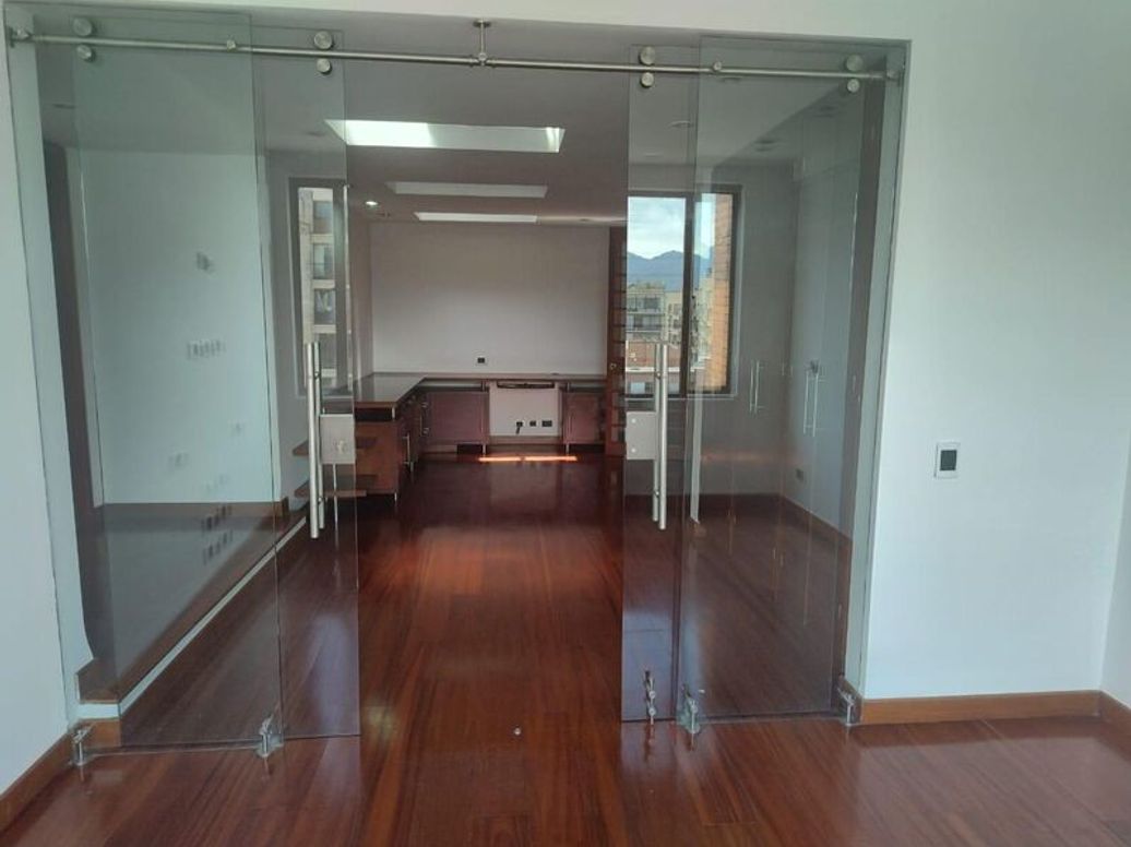 Apartamento de 5 alcobas en venta en Santa Barbara Occidental, Bogotá, 340 m² · foto 5 de 20