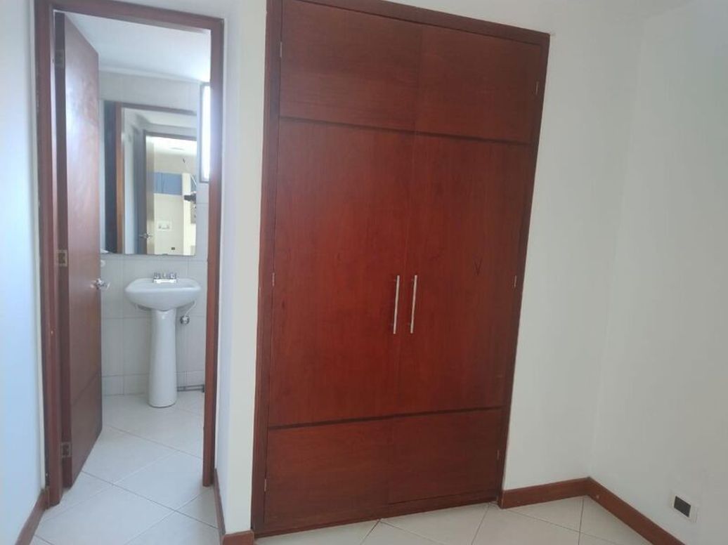 Apartamento de 5 alcobas en venta en Santa Barbara Occidental, Bogotá, 340 m² · foto 14 de 20