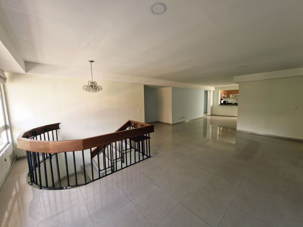 Apartamento de 6 alcobas en venta en Campin Occidental, Bogotá, 164 m² · foto 3 de 20
