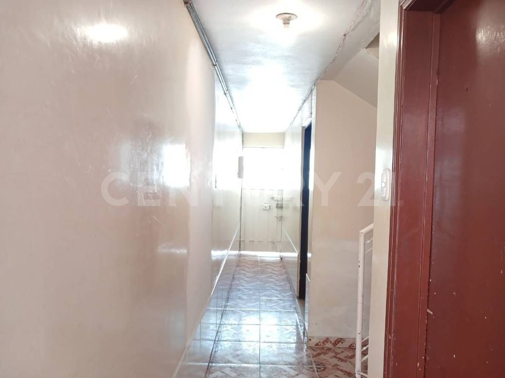 Casa de 6 alcobas en venta en Santa Lucía, Bogotá, 240 m² · foto 6 de 9