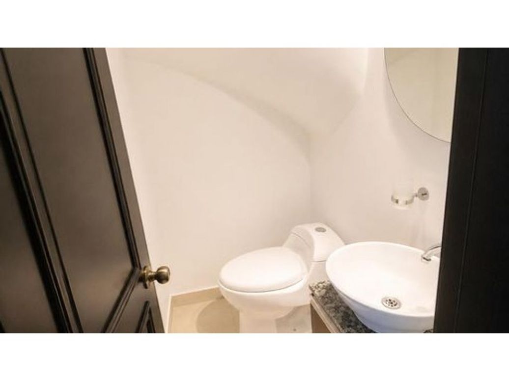 Apartamento de 4 alcobas en venta en El Batán, Bogotá, 186 m² · foto 17 de 19